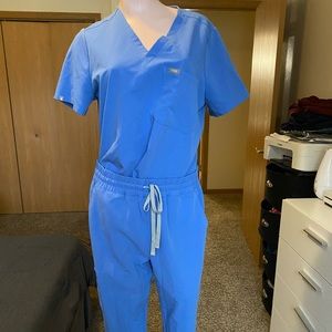 Ceil blue Figs Scrub Set!